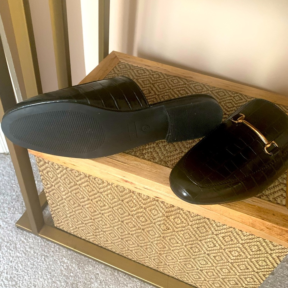 Black crocodile loafer mules